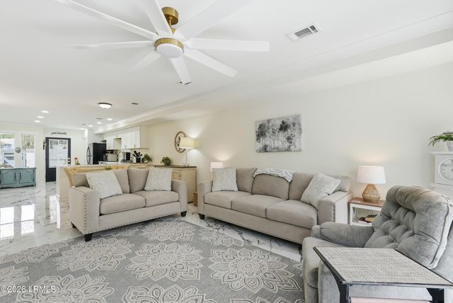 2 William Hilton Pkwy Apt 407, Hilton Head Island, SC 29926