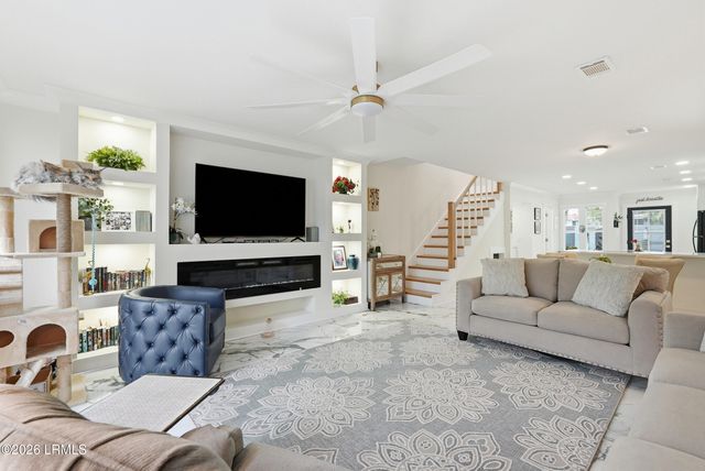 2 William Hilton Pkwy Apt 407, Hilton Head Island, SC 29926