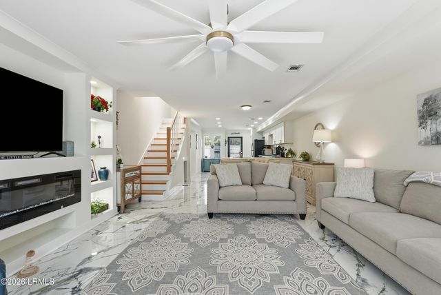2 William Hilton Pkwy Apt 407, Hilton Head Island, SC 29926