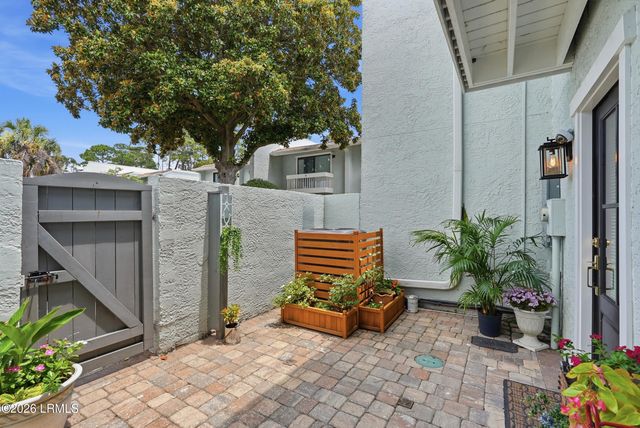 2 William Hilton Pkwy Apt 407, Hilton Head Island, SC 29926