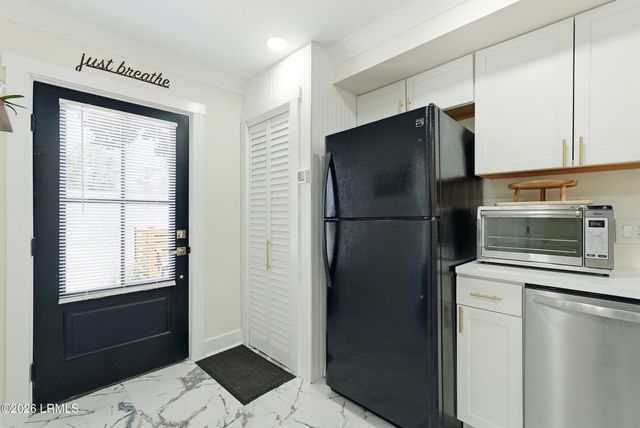 2 William Hilton Pkwy Apt 407, Hilton Head Island, SC 29926