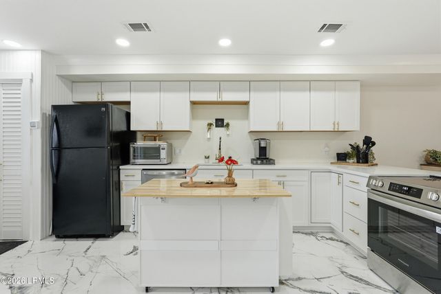 2 William Hilton Pkwy Apt 407, Hilton Head Island, SC 29926