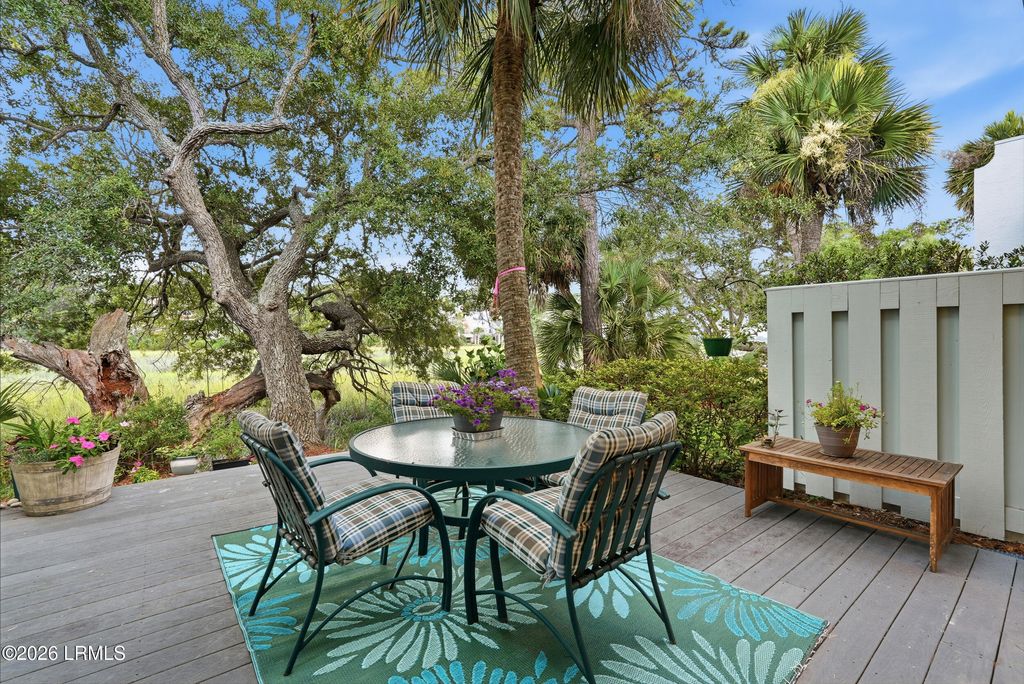 2 William Hilton Pkwy Apt 407, Hilton Head Island, SC 29926