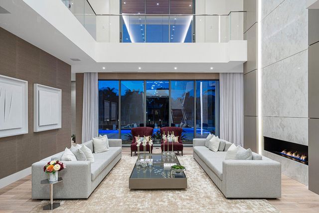 249 W Alexander Palm Road, Boca Raton, FL 33432
