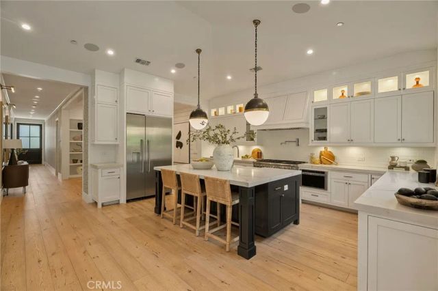 16130 Otsego Street, Encino, CA 91436