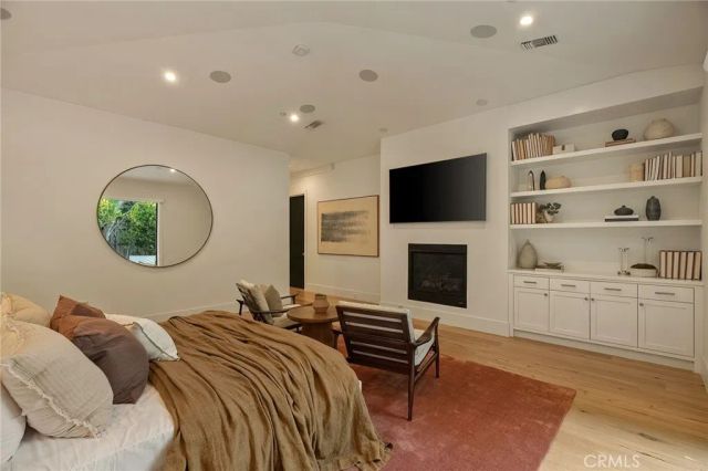16130 Otsego Street, Encino, CA 91436