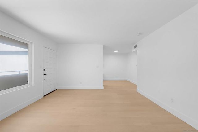 1030 Robinson Ave 202, San Diego, CA 92103