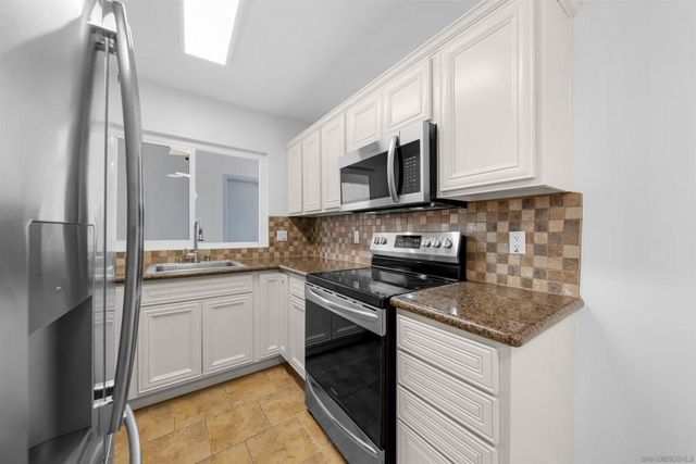 1030 Robinson Ave 202, San Diego, CA 92103