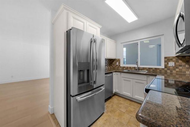 1030 Robinson Ave 202, San Diego, CA 92103
