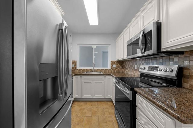 1030 Robinson Ave 202, San Diego, CA 92103