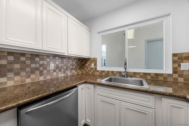 1030 Robinson Ave 202, San Diego, CA 92103