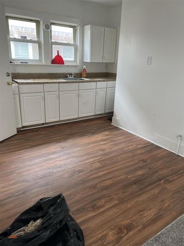 6903 Penrod Street, Detroit, MI 48228