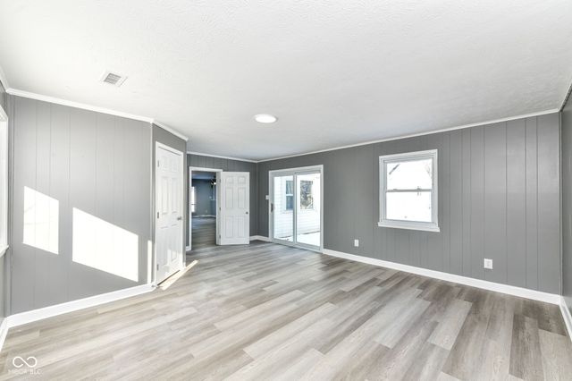 435 Southlane Drive, Whiteland, IN 46184