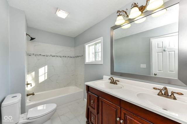 435 Southlane Drive, Whiteland, IN 46184