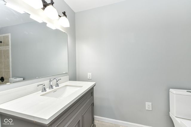 435 Southlane Drive, Whiteland, IN 46184