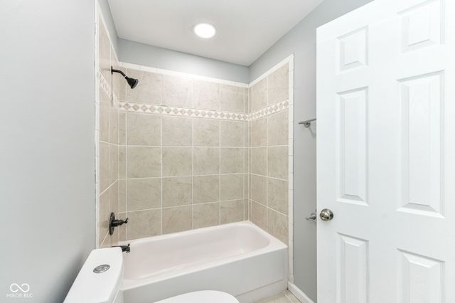 435 Southlane Drive, Whiteland, IN 46184