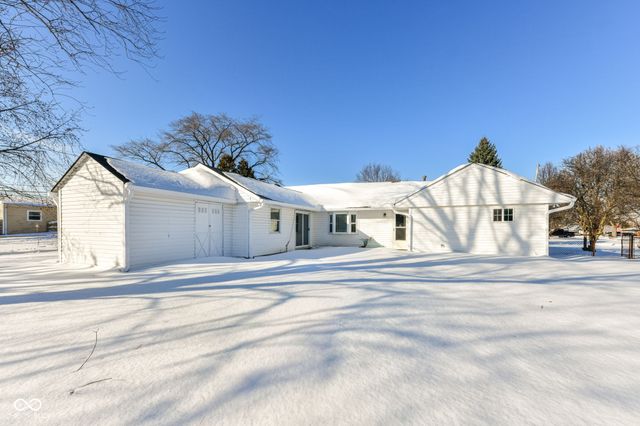 435 Southlane Drive, Whiteland, IN 46184