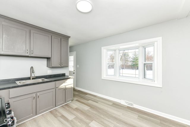 435 Southlane Drive, Whiteland, IN 46184