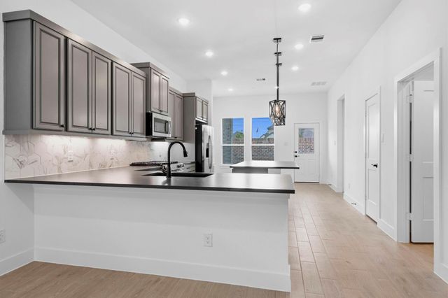 19319 Poppy Village Circle, Magnolia, TX 77355