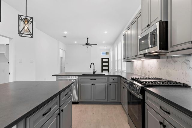 19319 Poppy Village Circle, Magnolia, TX 77355