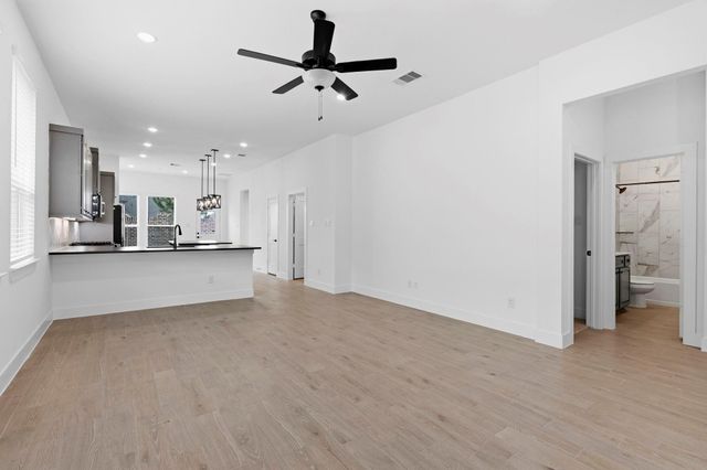 19319 Poppy Village Circle, Magnolia, TX 77355