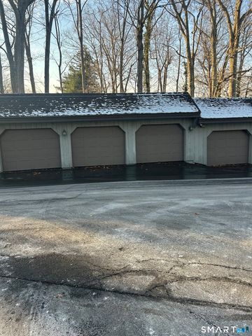 33 Harbour Village D, Branford, CT 06405