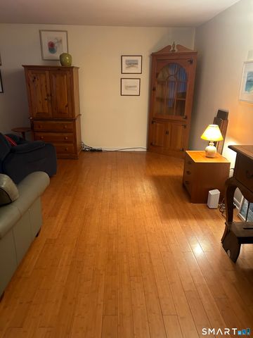 33 Harbour Village D, Branford, CT 06405