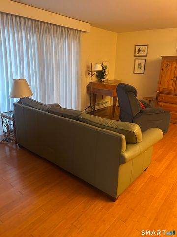 33 Harbour Village D, Branford, CT 06405