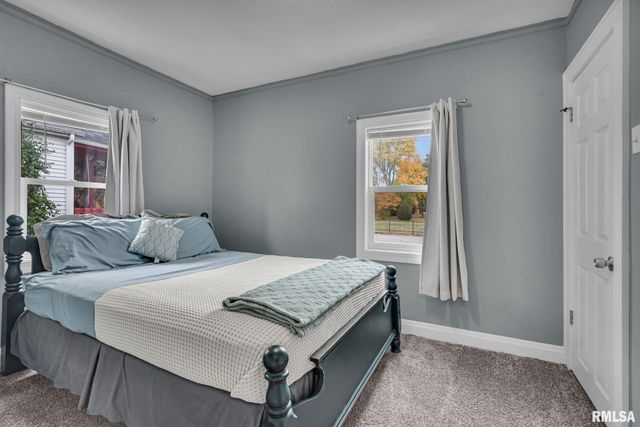 235 W 32ND Street, Davenport, IA 52803