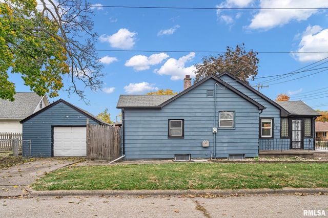 235 W 32ND Street, Davenport, IA 52803