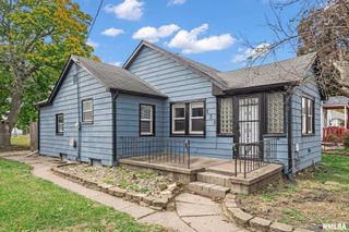 235 W 32ND Street, Davenport, IA 52803