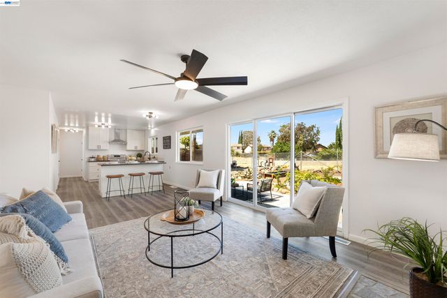 743 Ventura Dr, Pittsburg, CA 94565
