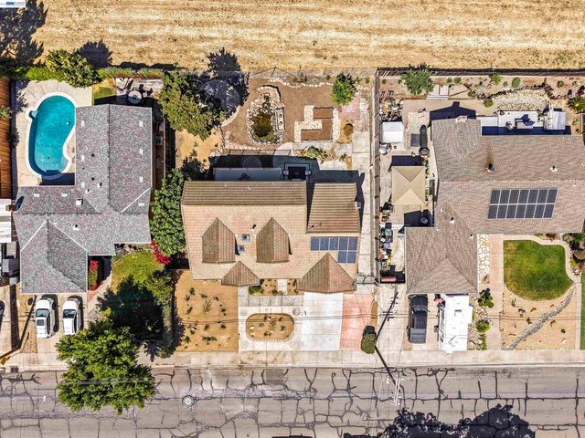 743 Ventura Dr, Pittsburg, CA 94565