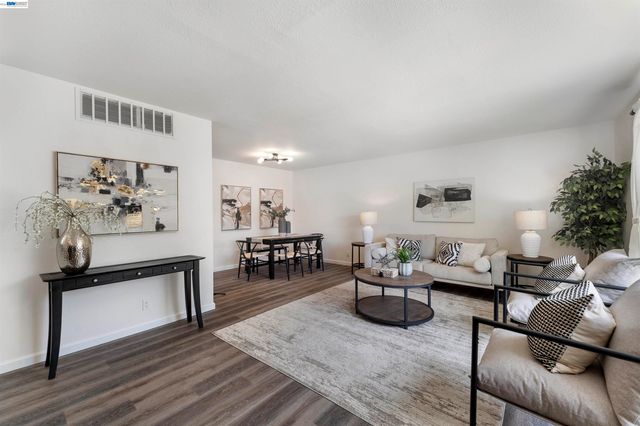 743 Ventura Dr, Pittsburg, CA 94565