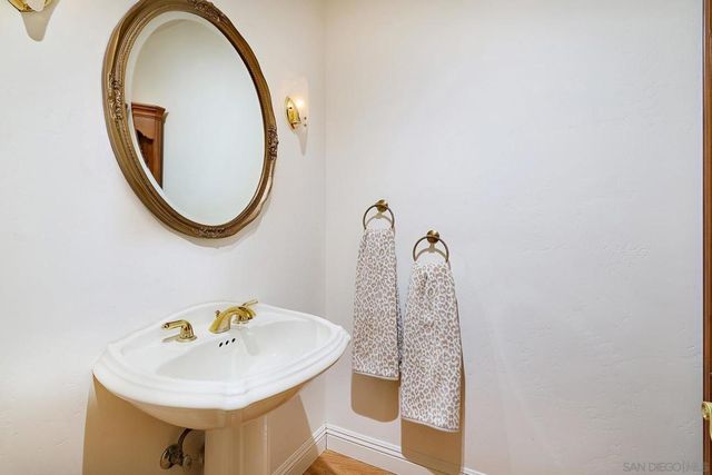 18151 Old Coach Rd, Poway, CA 92064