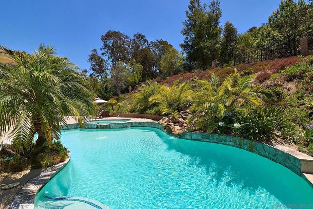 18151 Old Coach Rd, Poway, CA 92064