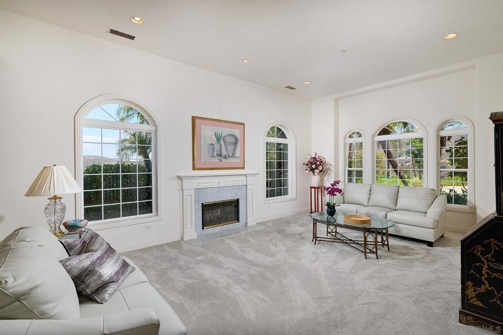 Image 12 of property listing at 18151 Old Coach Rd, Poway, CA 92064