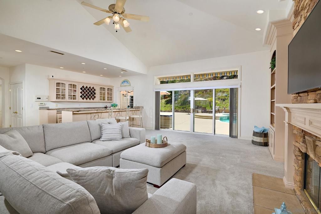 Image 18 of property listing at 18151 Old Coach Rd, Poway, CA 92064