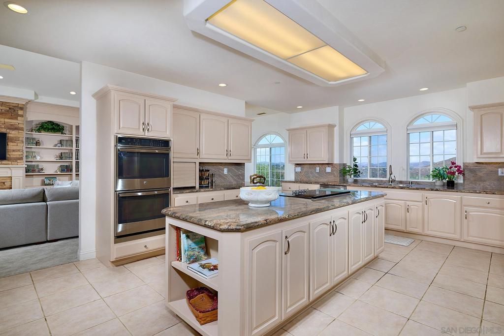 Image 20 of property listing at 18151 Old Coach Rd, Poway, CA 92064