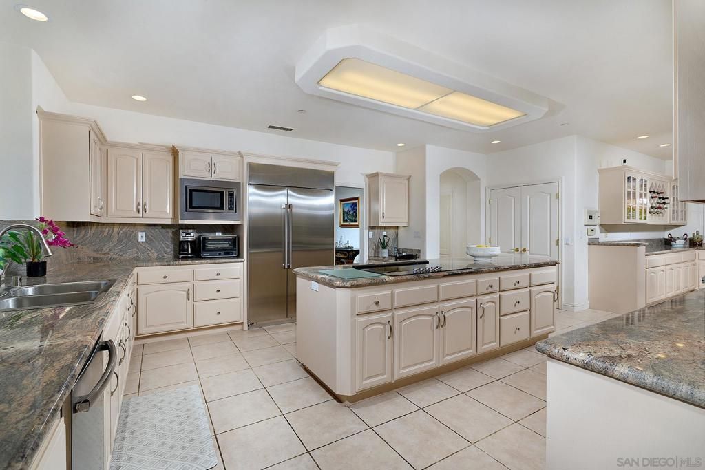 Image 22 of property listing at 18151 Old Coach Rd, Poway, CA 92064