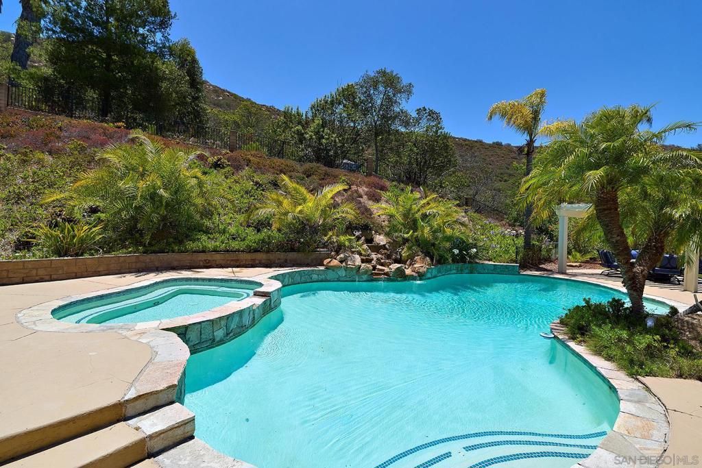Image 41 of property listing at 18151 Old Coach Rd, Poway, CA 92064
