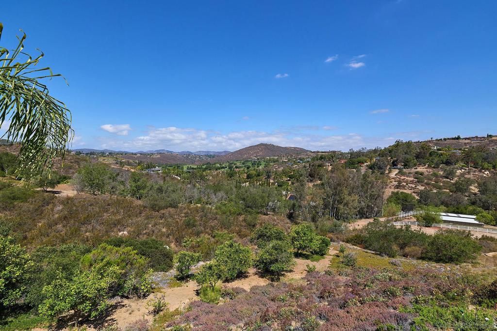 Image 42 of property listing at 18151 Old Coach Rd, Poway, CA 92064