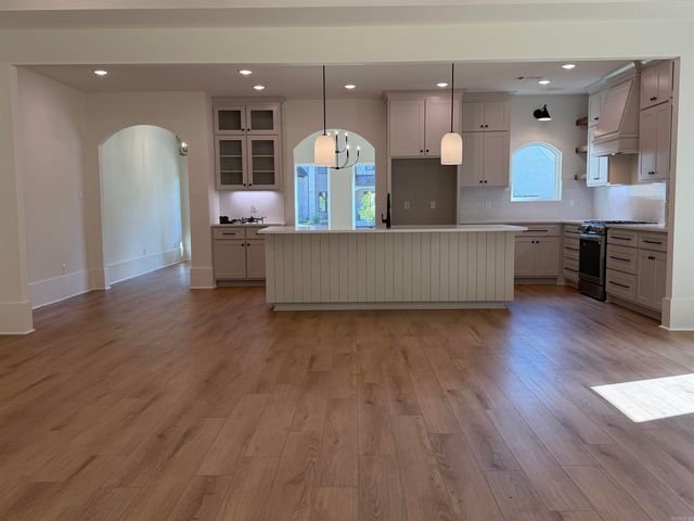 7166 Moonview Place, Benton, AR 72019