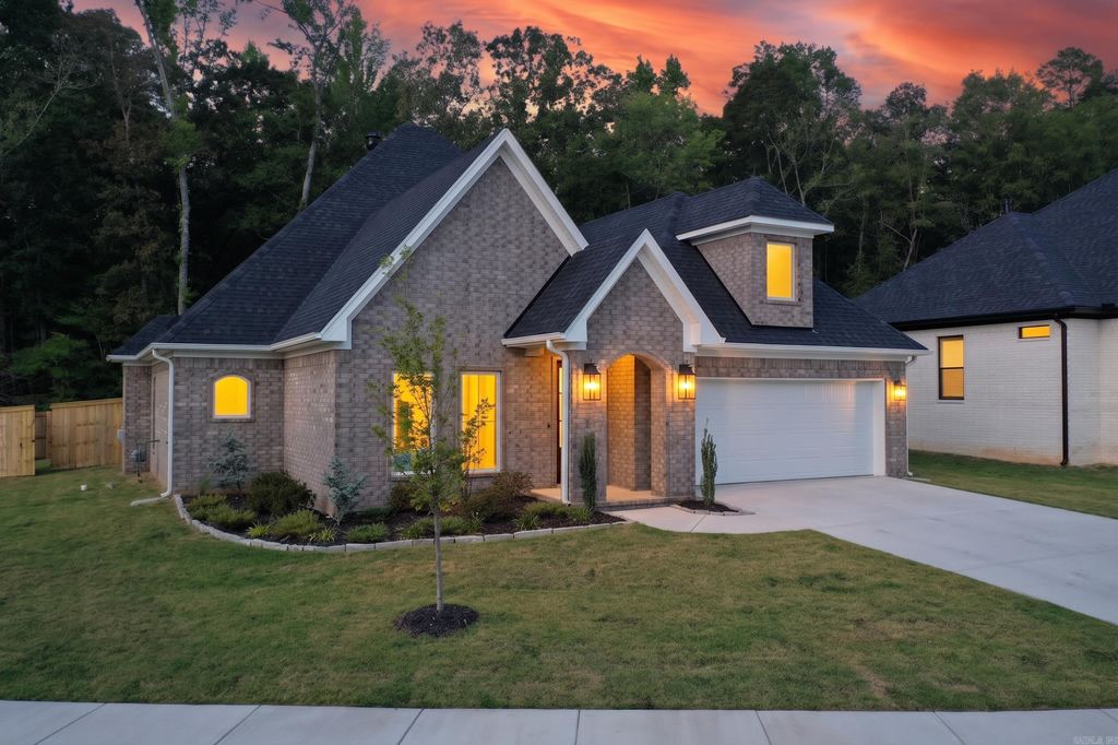 7166 Moonview Place, Benton, AR 72019