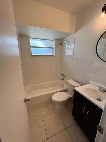 1984 SW 28th Lane A, Fort Lauderdale, FL 33312