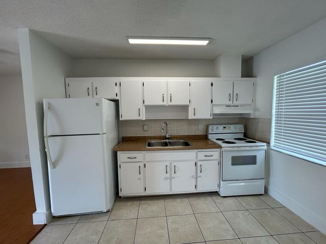 1984 SW 28th Lane A, Fort Lauderdale, FL 33312