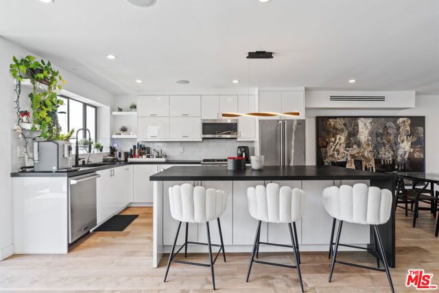 3207 Thatcher Avenue, Marina Del Rey, CA 90292