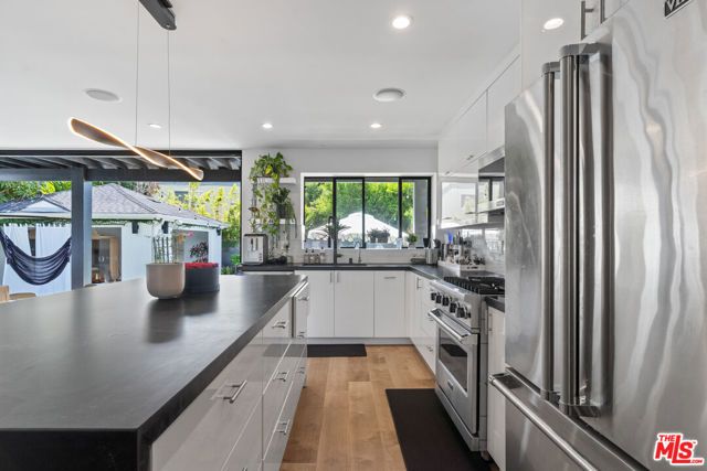 3207 Thatcher Avenue, Marina Del Rey, CA 90292