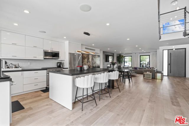 3207 Thatcher Avenue, Marina Del Rey, CA 90292