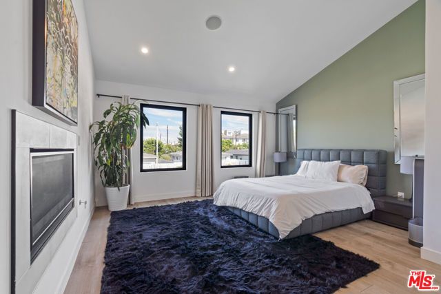 3207 Thatcher Avenue, Marina Del Rey, CA 90292